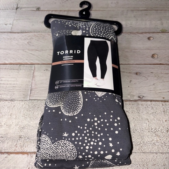 Torrid  Full Length Signature Waist Premium Love Heart  Periscope Leggings 4X - Picture 2 of 16